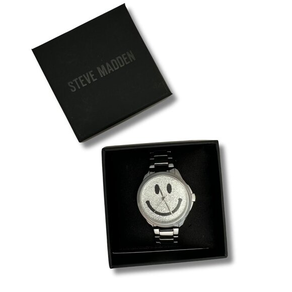 Preppy Steve Madden Womens Silver-Tone Smiley Face Watch with Crystal Background - Picture 5 of 5